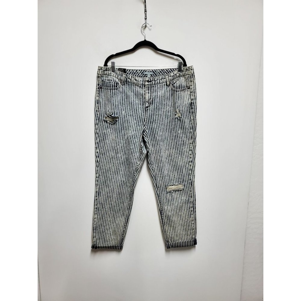 Style&Co. New York Boyfriend Mid Rise Cuffed Striped Jeans Sz1 - New with tags!